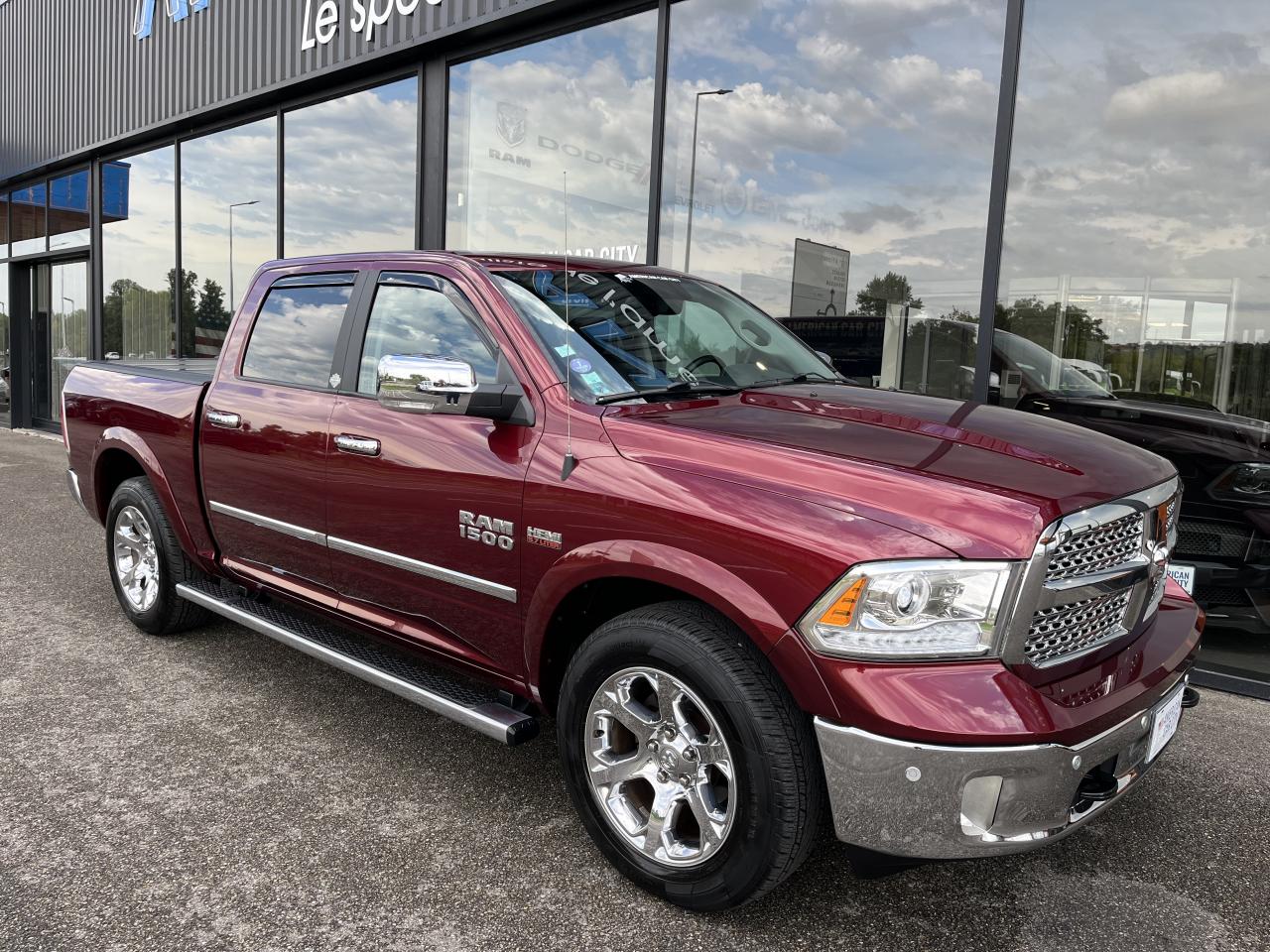 DODGE RAM 1500 CREW CAB LARAMIE AIR 5 PLACES