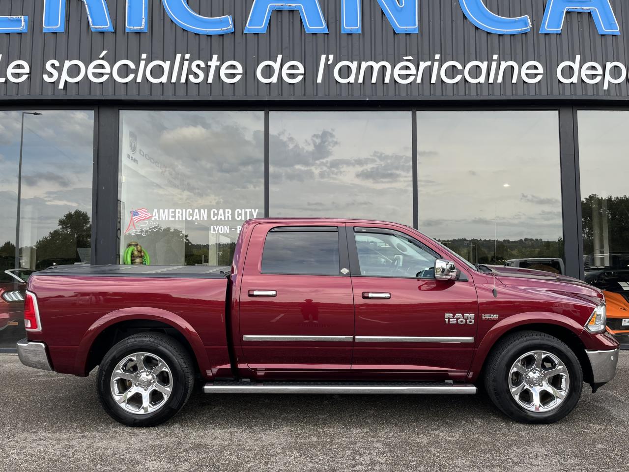 DODGE RAM 1500 CREW CAB LARAMIE AIR 5 PLACES