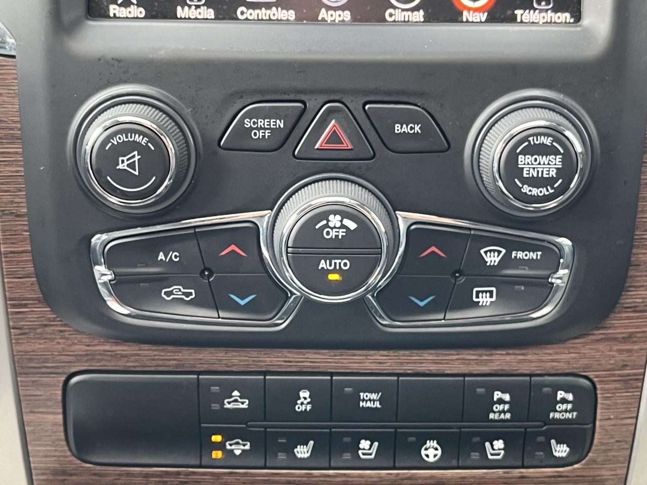 DODGE RAM 1500 CREW CAB LARAMIE AIR 5 PLACES