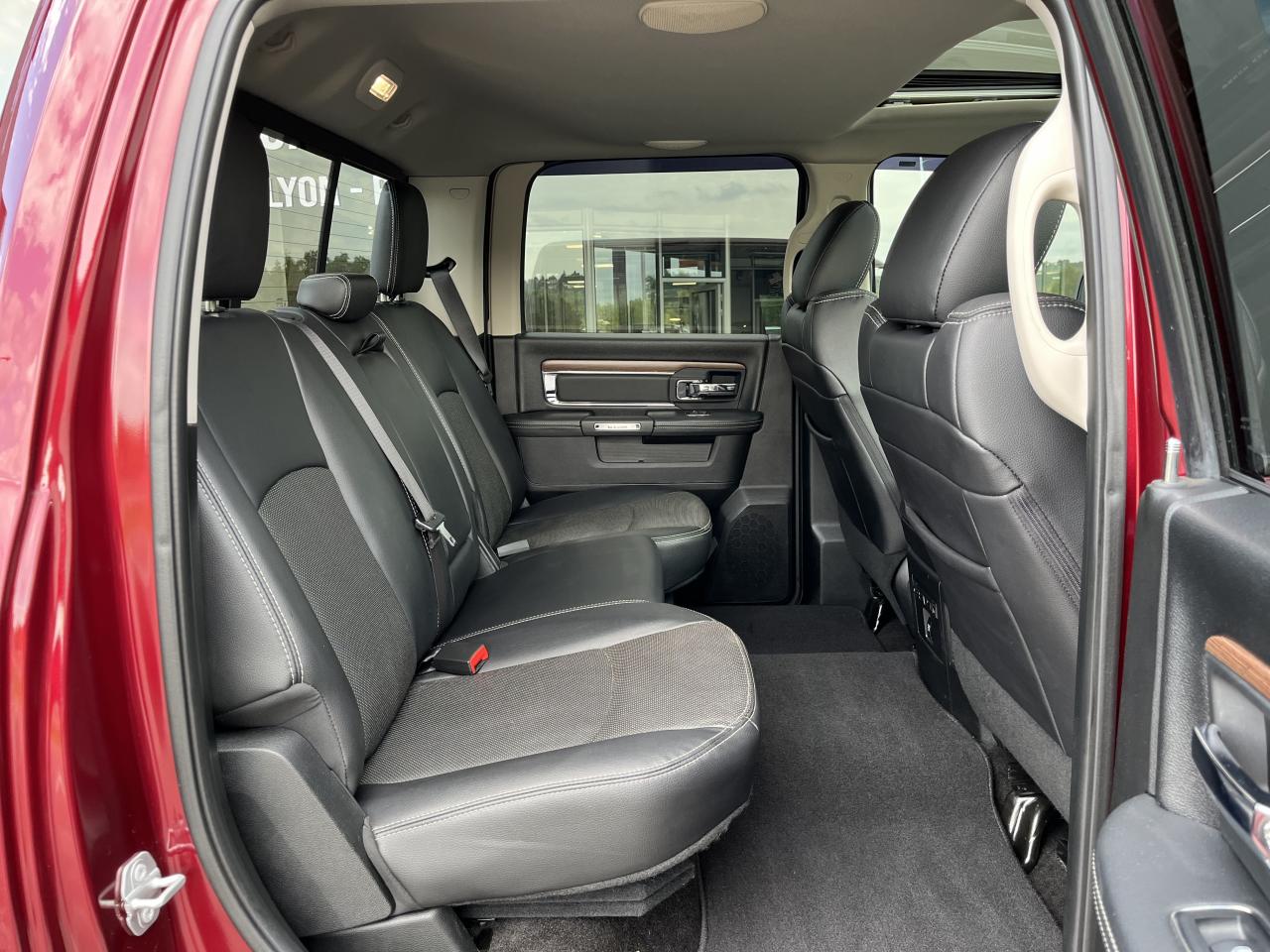 DODGE RAM 1500 CREW CAB LARAMIE AIR 5 PLACES