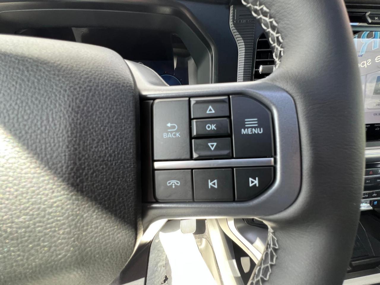 FORD F150 Supercrew LARIAT Black Package V8 5.0L