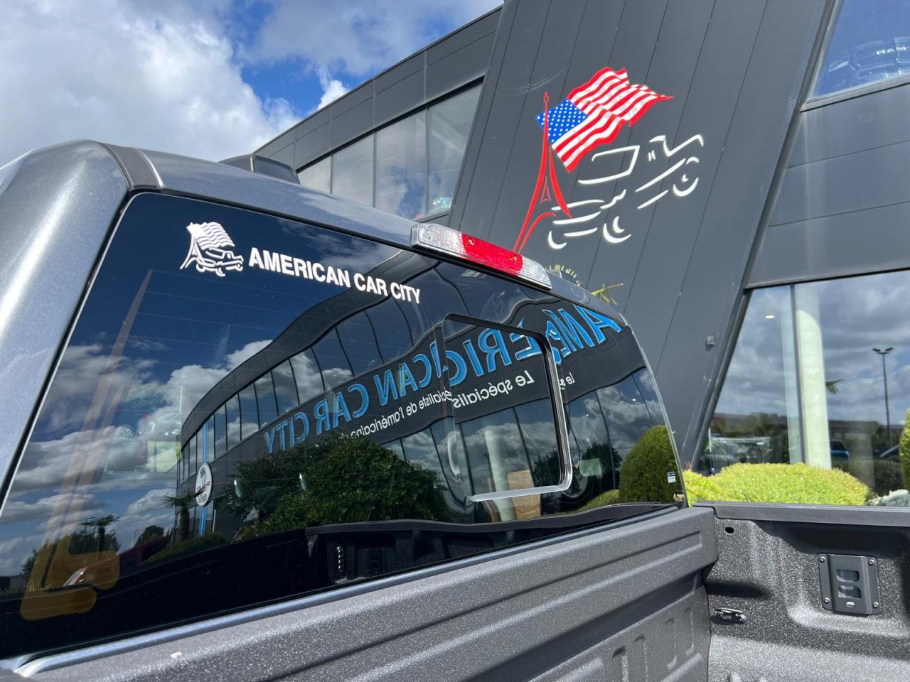 FORD F150 Supercrew LARIAT Black Package V8 5.0L