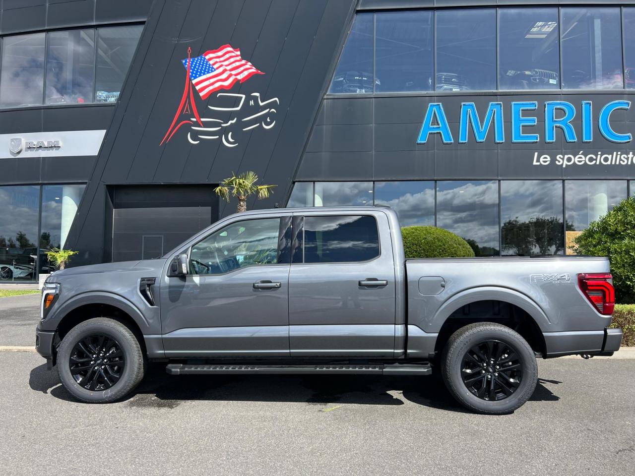 FORD F150 Supercrew LARIAT Black Package V8 5.0L