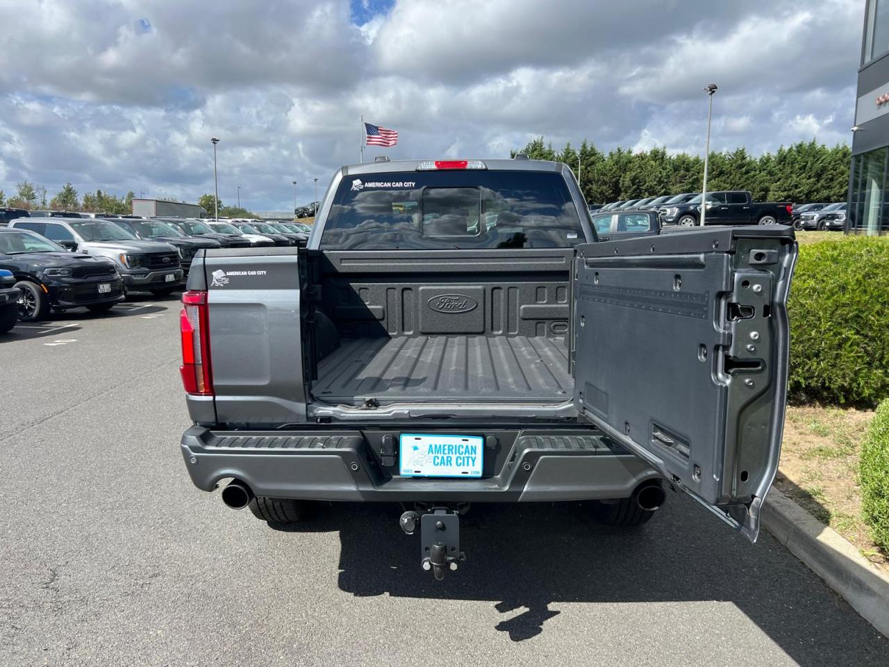 FORD F150 Supercrew LARIAT Black Package V8 5.0L