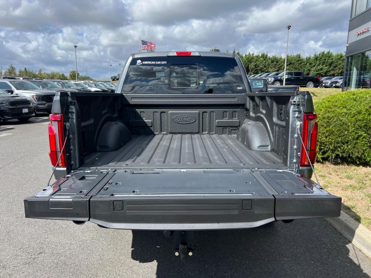 FORD F150 Supercrew LARIAT Black Package V8 5.0L