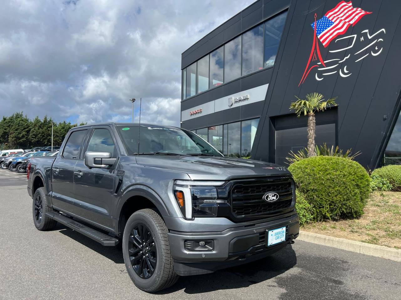 FORD F150 Supercrew LARIAT Black Package V8 5.0L