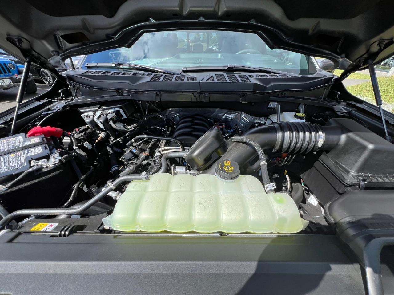 FORD F150 Supercrew LARIAT Black Package V8 5.0L