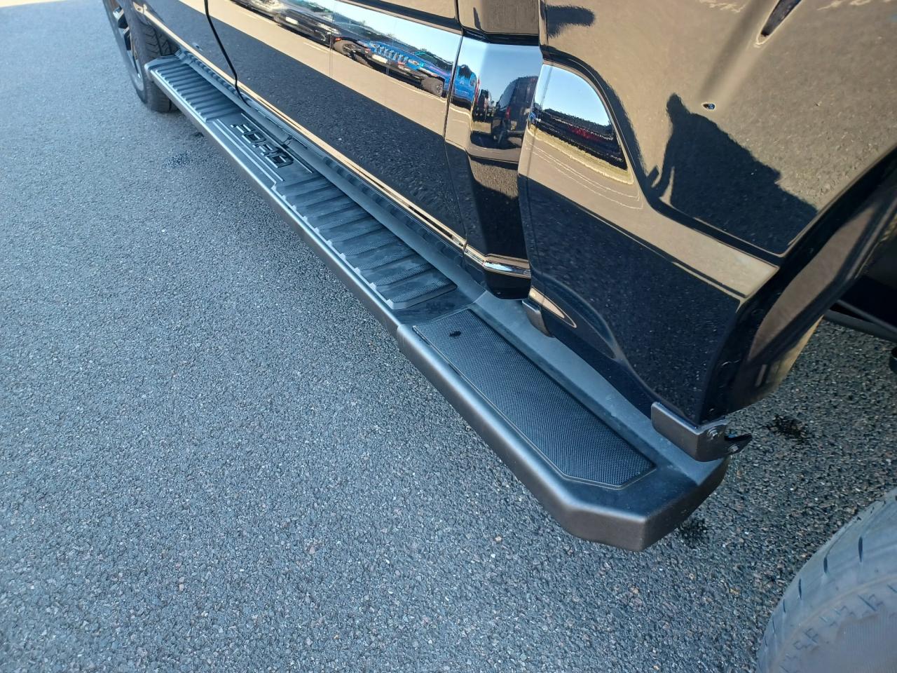 FORD F150 Supercrew LARIAT Black Package V8 5.0L