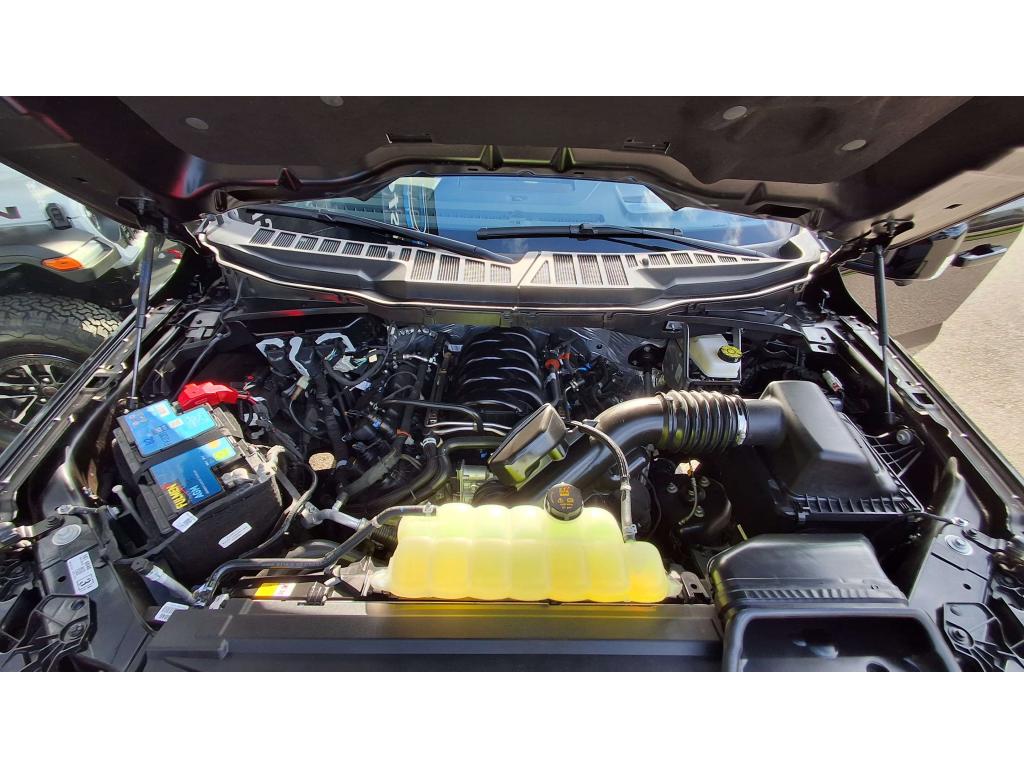 FORD F150 Supercrew LARIAT Black Package V8 5.0L