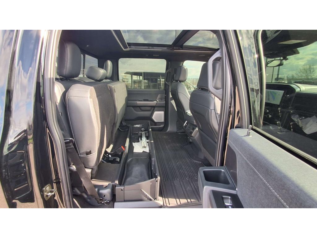 FORD F150 Supercrew LARIAT Black Package V8 5.0L