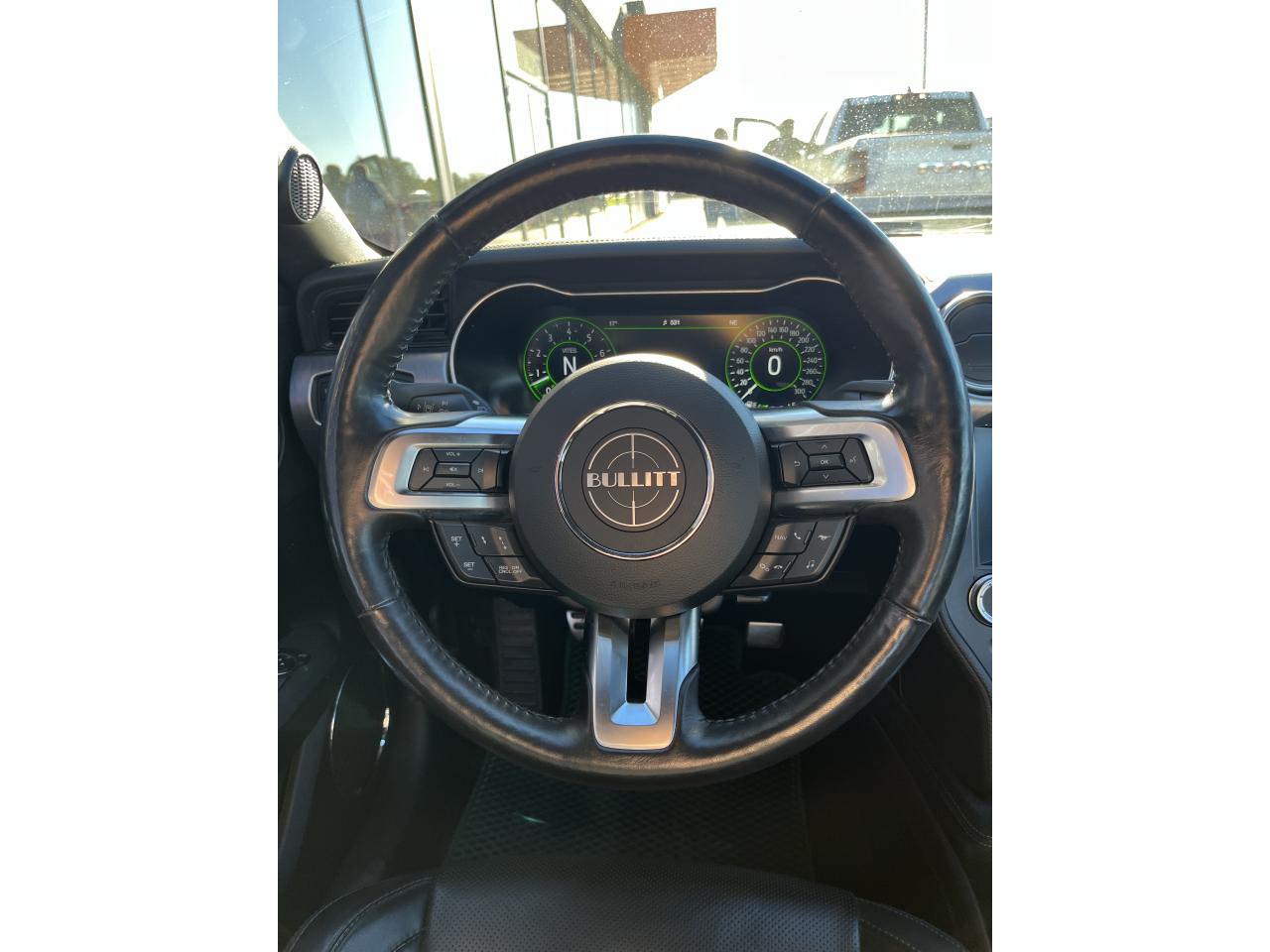 FORD MUSTANG BULLITT V8 5.0L - MAGNERIDE