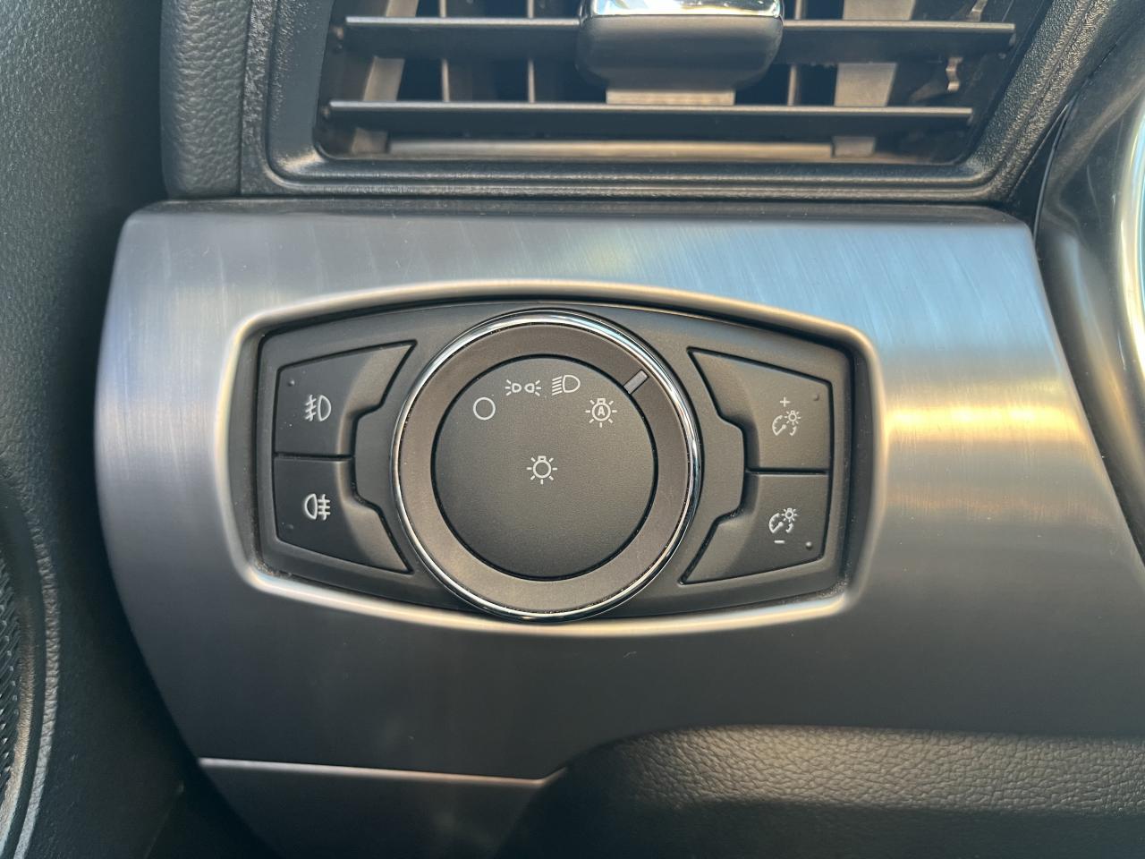 FORD MUSTANG BULLITT V8 5.0L - MAGNERIDE