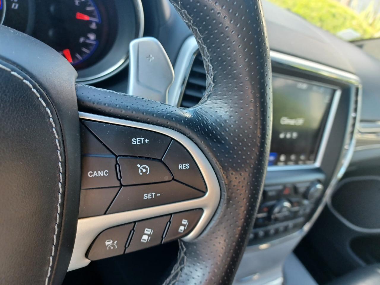 JEEP GRAND CHEROKEE TRACKHAWK v8 6.2L