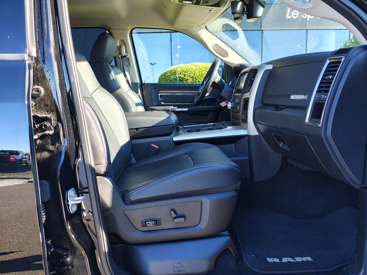 DODGE RAM 1500 CREW LARAMIE CLASSIC GPL