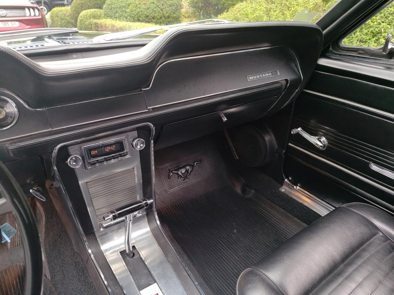 FORD MUSTANG 390 GTA cabriolet