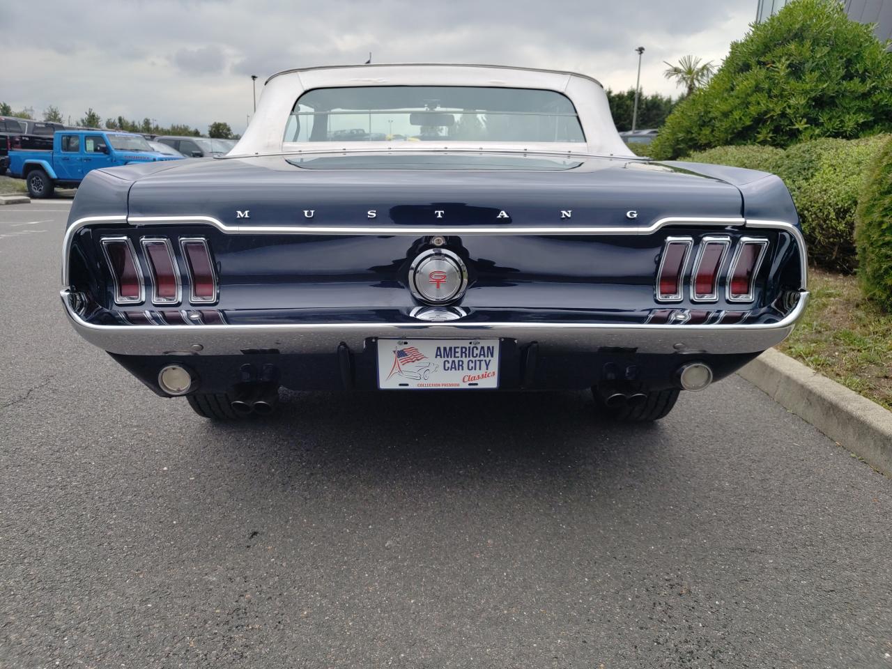 FORD MUSTANG 390 GTA cabriolet