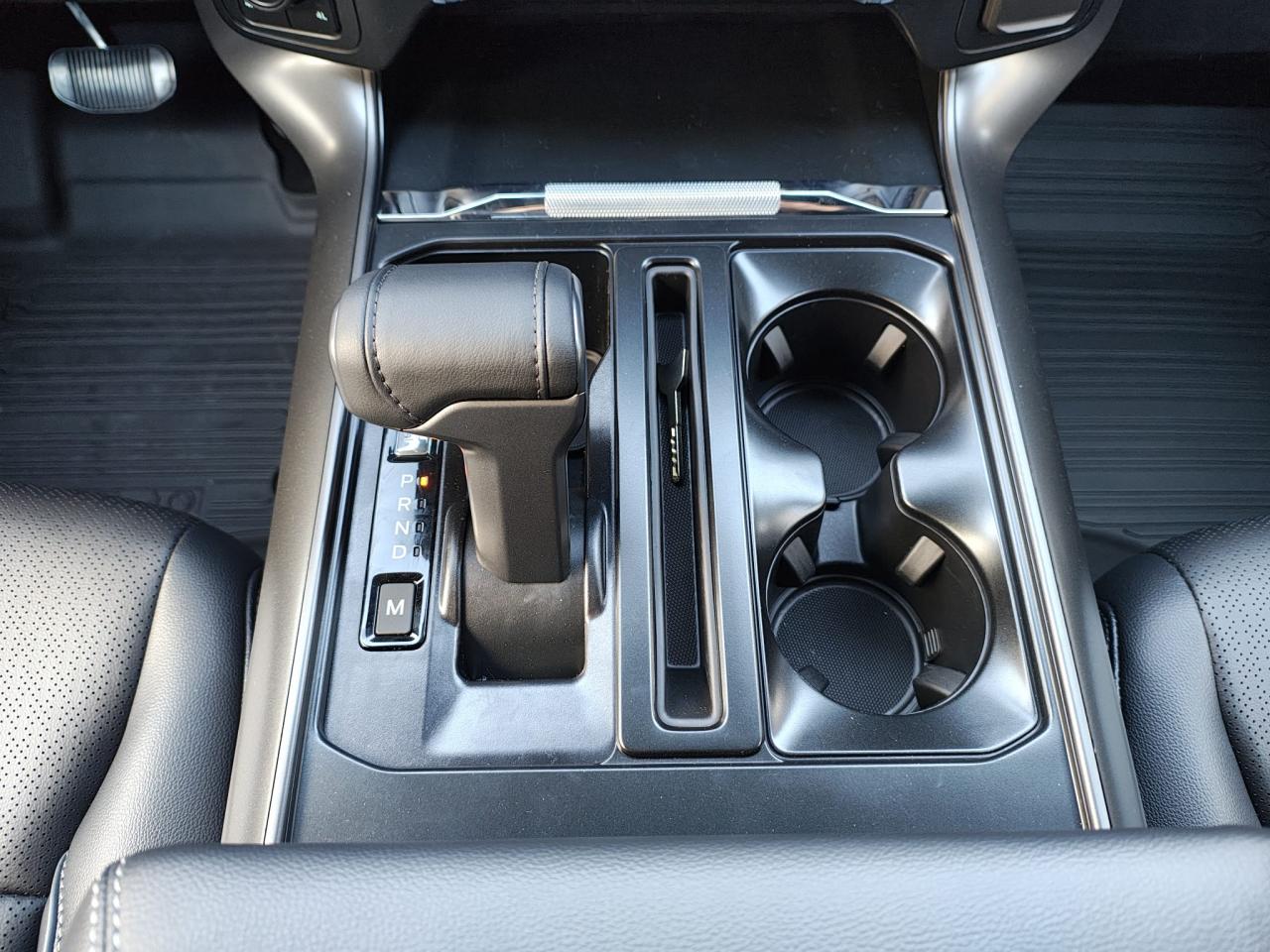 FORD F150 Supercrew LARIAT Black Package V8 5.0L