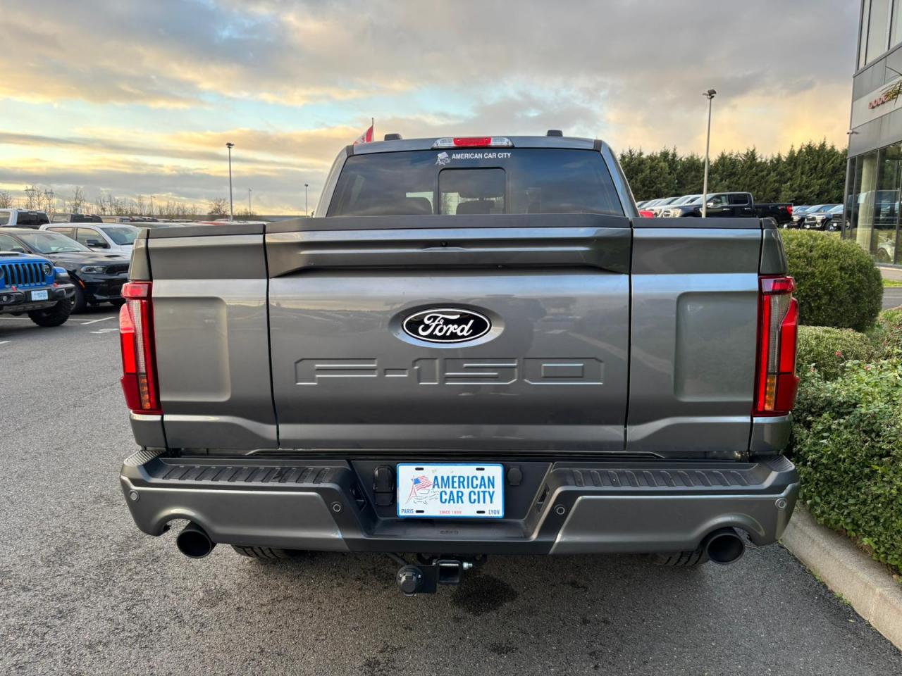 FORD F150 Supercrew LARIAT Black Package V8 5.0L