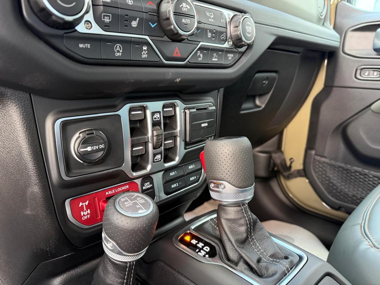 JEEP GLADIATOR V6 3.6L MOJAVE X