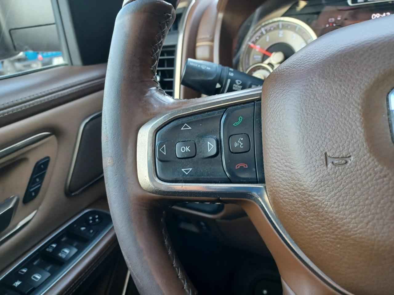 DODGE RAM 1500 CREW CAB Longhorn AIR RAMBOX - vente marchand