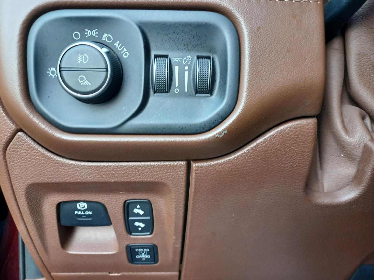 DODGE RAM 1500 CREW CAB Longhorn AIR RAMBOX - vente marchand
