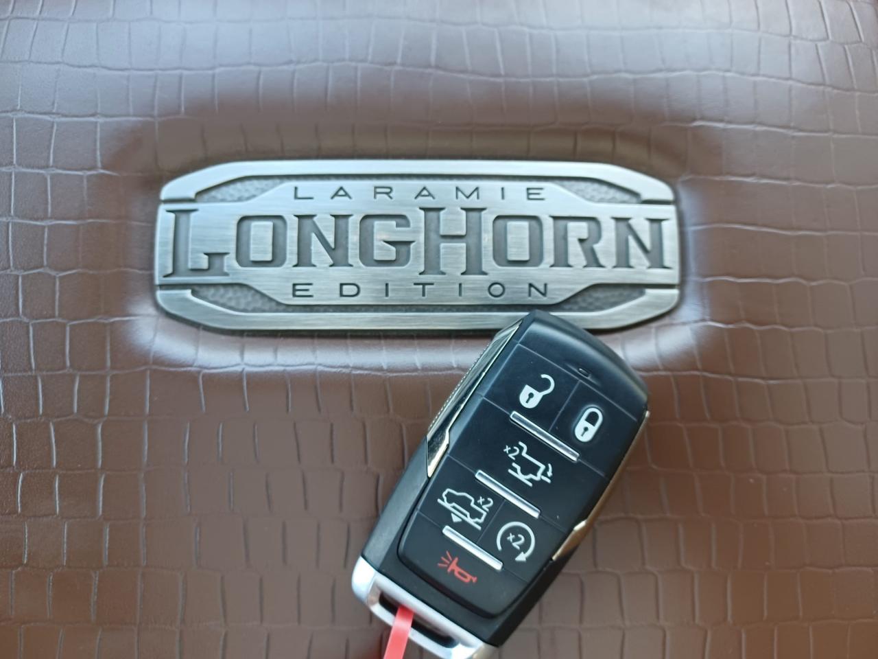 DODGE RAM 1500 CREW CAB Longhorn AIR RAMBOX - vente marchand