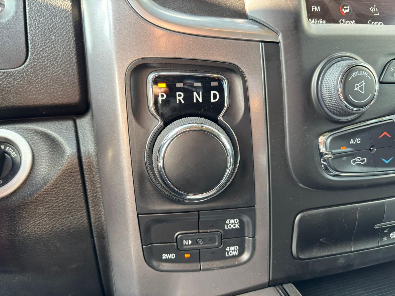 DODGE RAM 1500 CREW SLT CLASSIC BLACK PACKAGE GPL