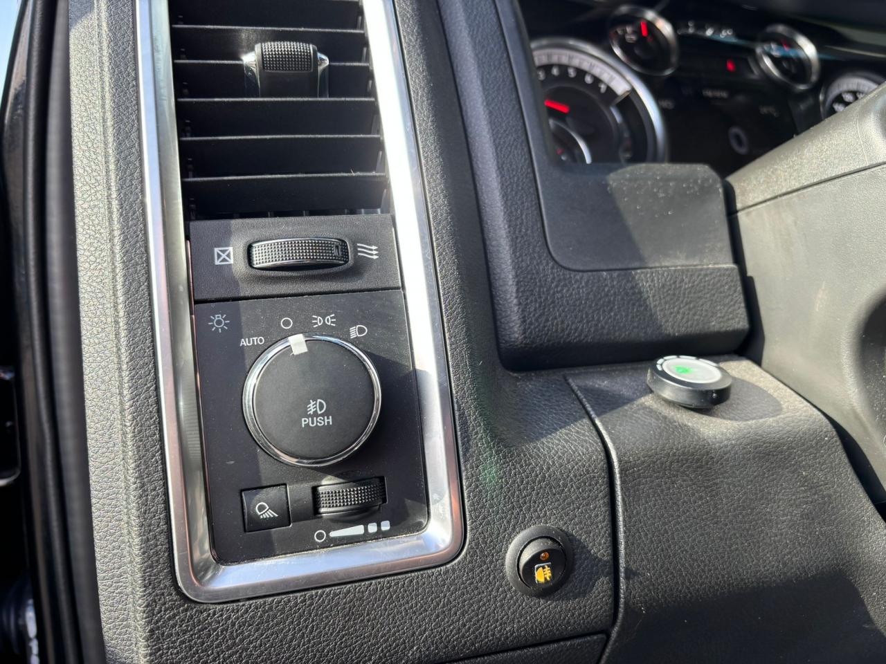 DODGE RAM 1500 CREW SLT CLASSIC BLACK PACKAGE GPL