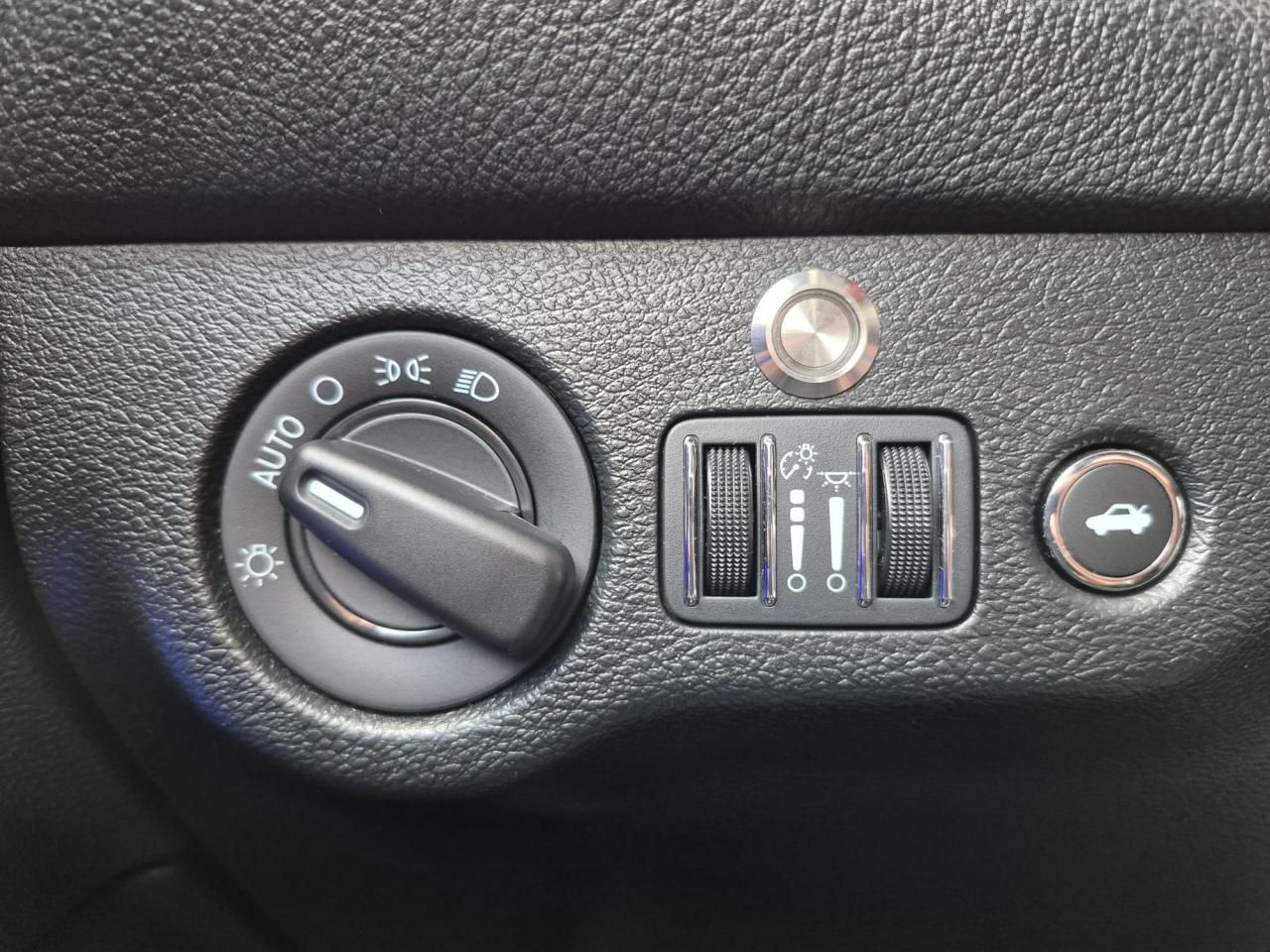 DODGE CHALLENGER SRT HELLCAT V8 6.2L 707hp