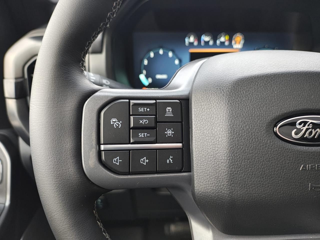 FORD F150 Supercrew LARIAT Black Package V8 5.0L