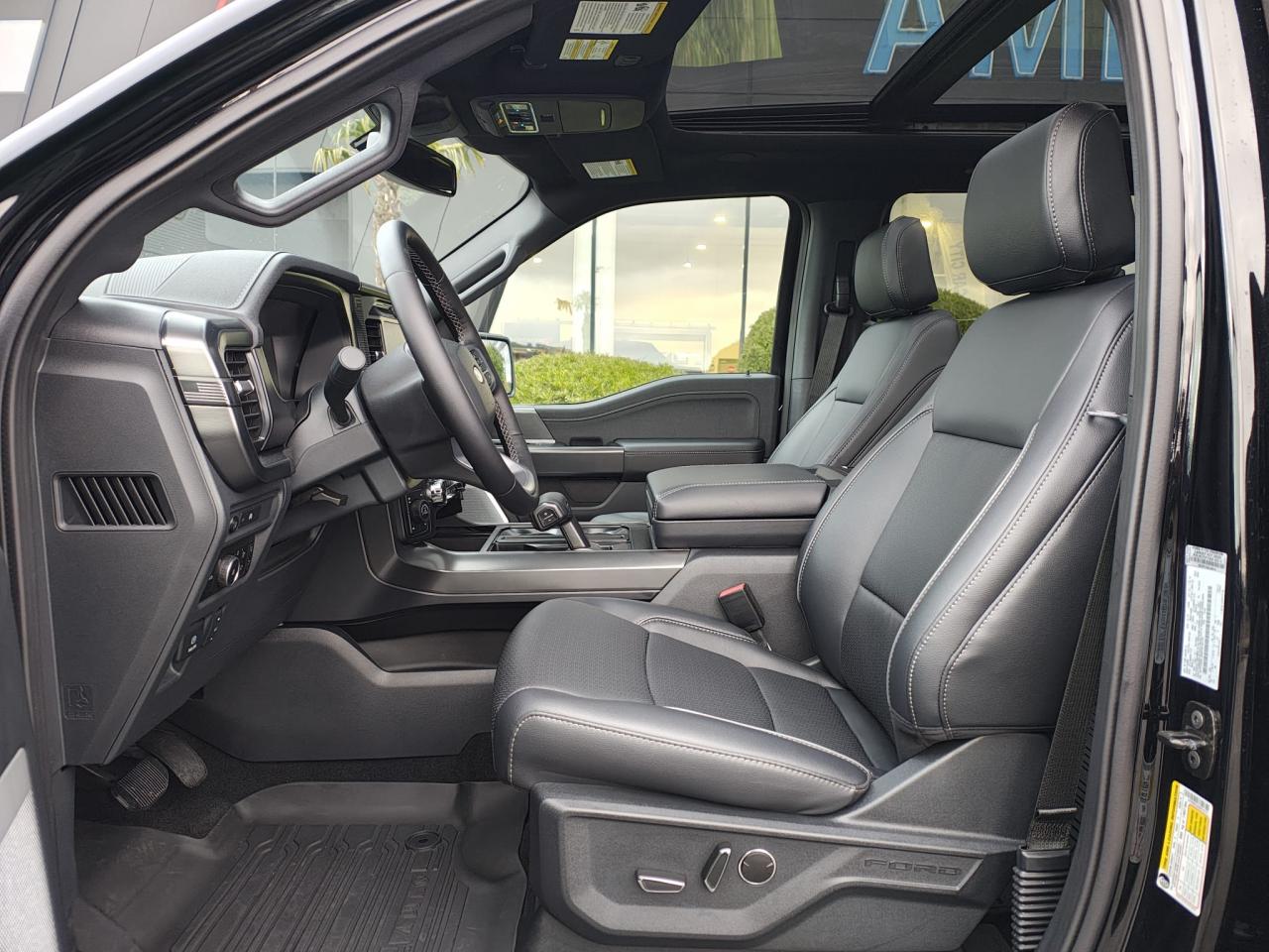 FORD F150 Supercrew LARIAT Black Package V8 5.0L