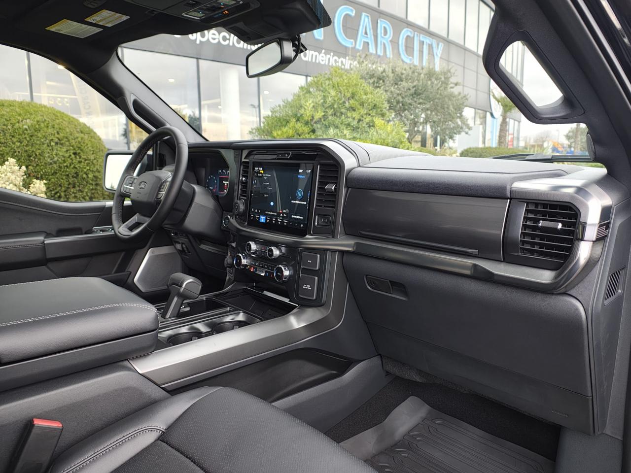 FORD F150 Supercrew LARIAT Black Package V8 5.0L