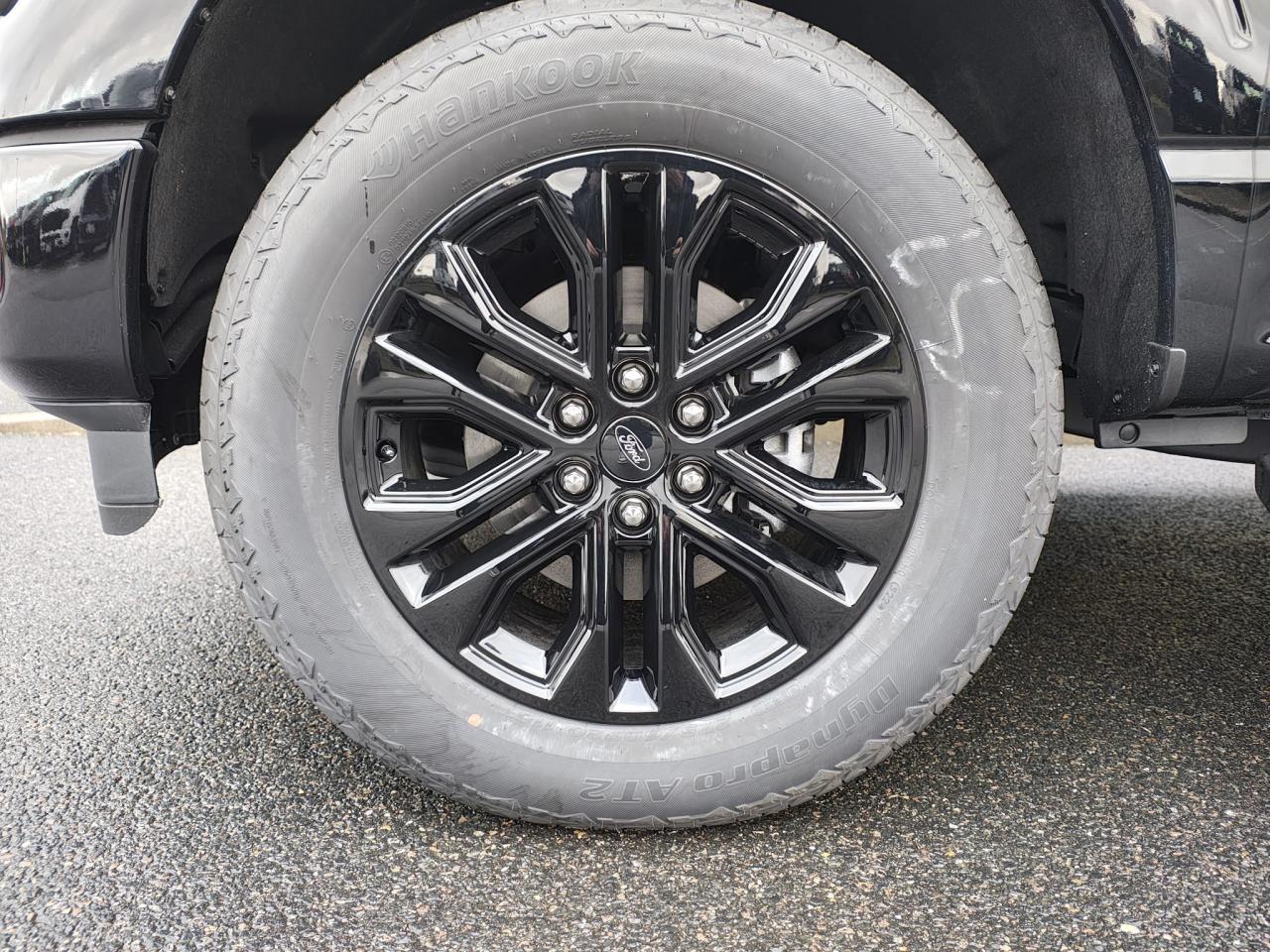 FORD F150 Supercrew LARIAT Black Package V8 5.0L