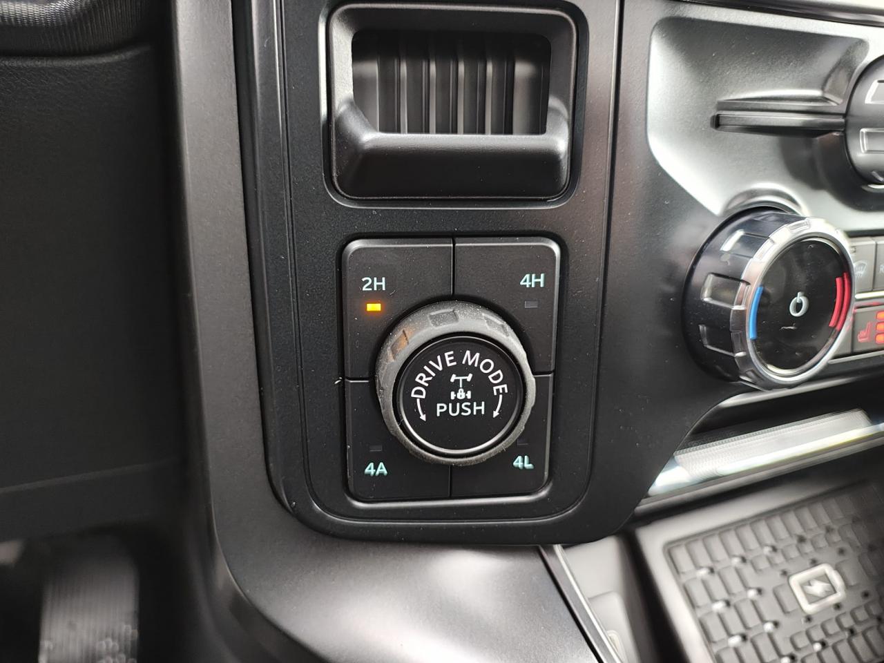 FORD F150 Supercrew LARIAT Black Package V8 5.0L