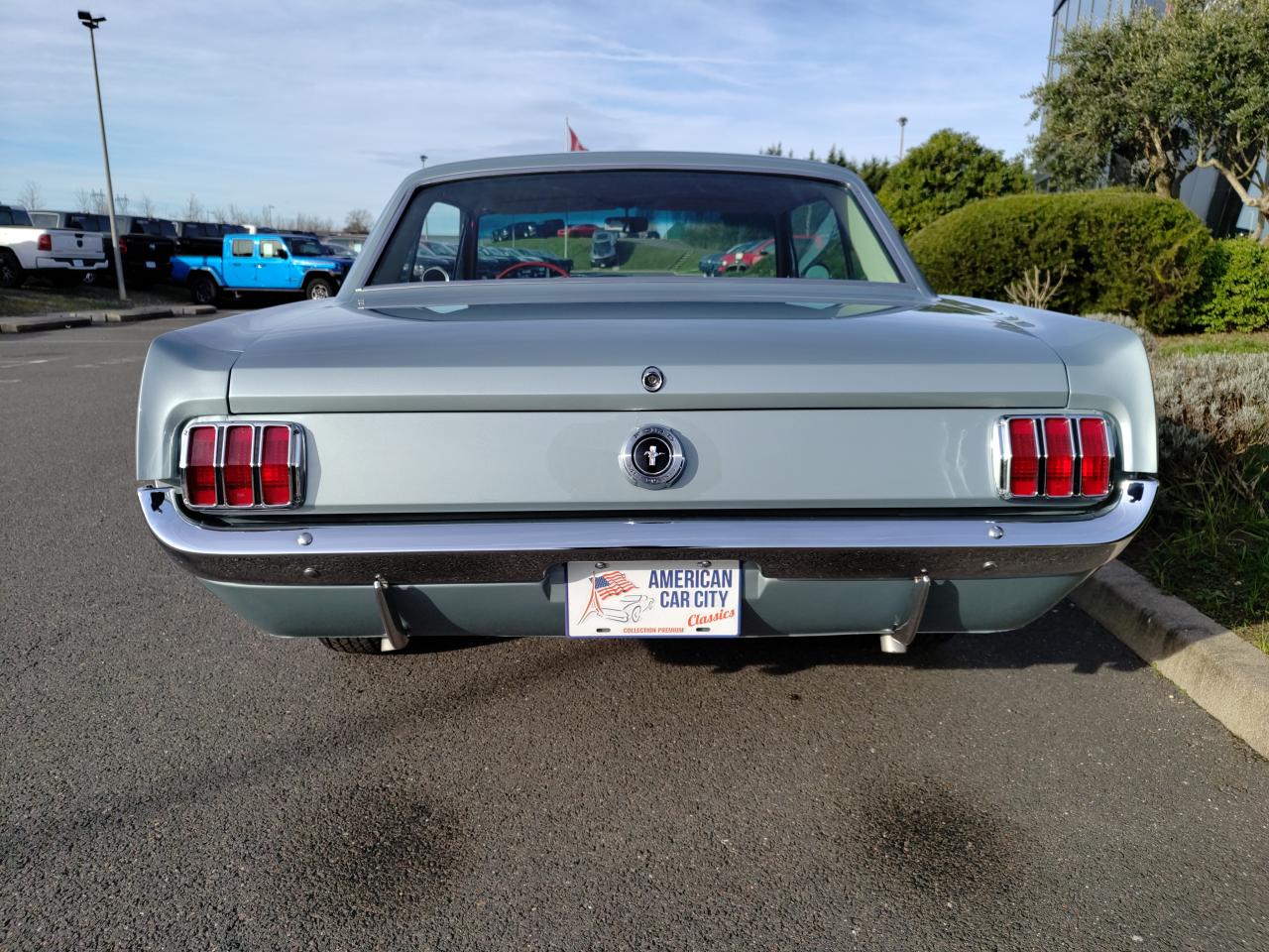 FORD MUSTANG 64 1/2 UNE DES TOUTES PREMIERES FABRIQUEES