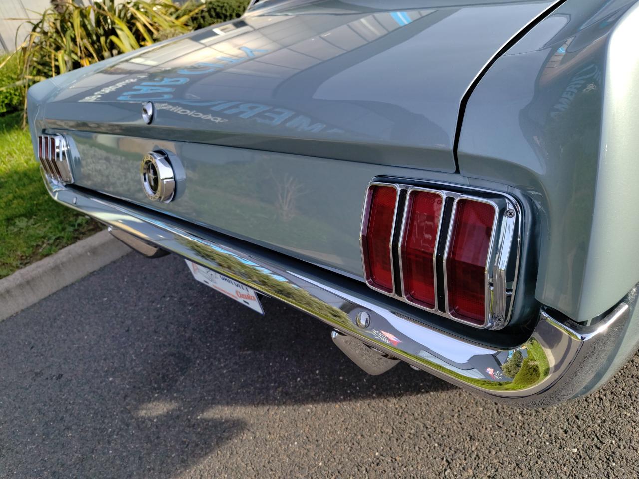 FORD MUSTANG 64 1/2 UNE DES TOUTES PREMIERES FABRIQUEES