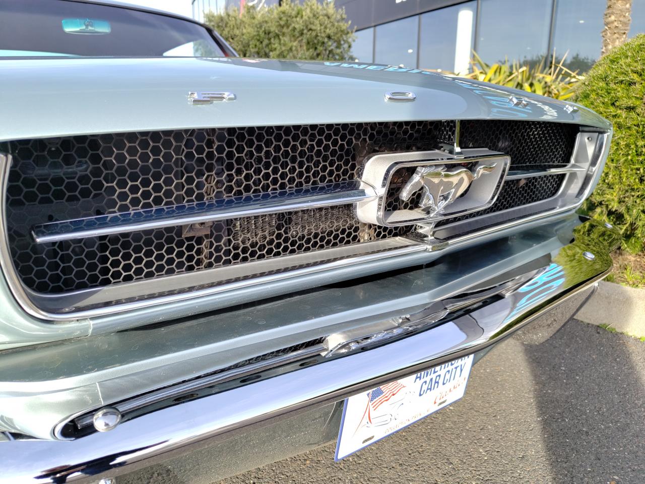 FORD MUSTANG 64 1/2 UNE DES TOUTES PREMIERES FABRIQUEES