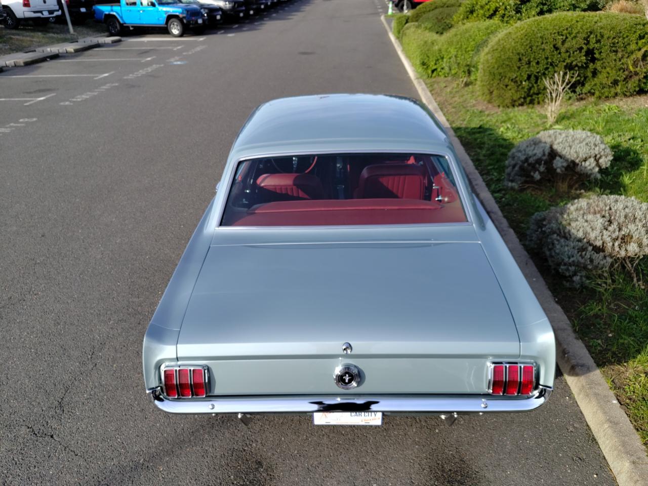 FORD MUSTANG 64 1/2 UNE DES TOUTES PREMIERES FABRIQUEES