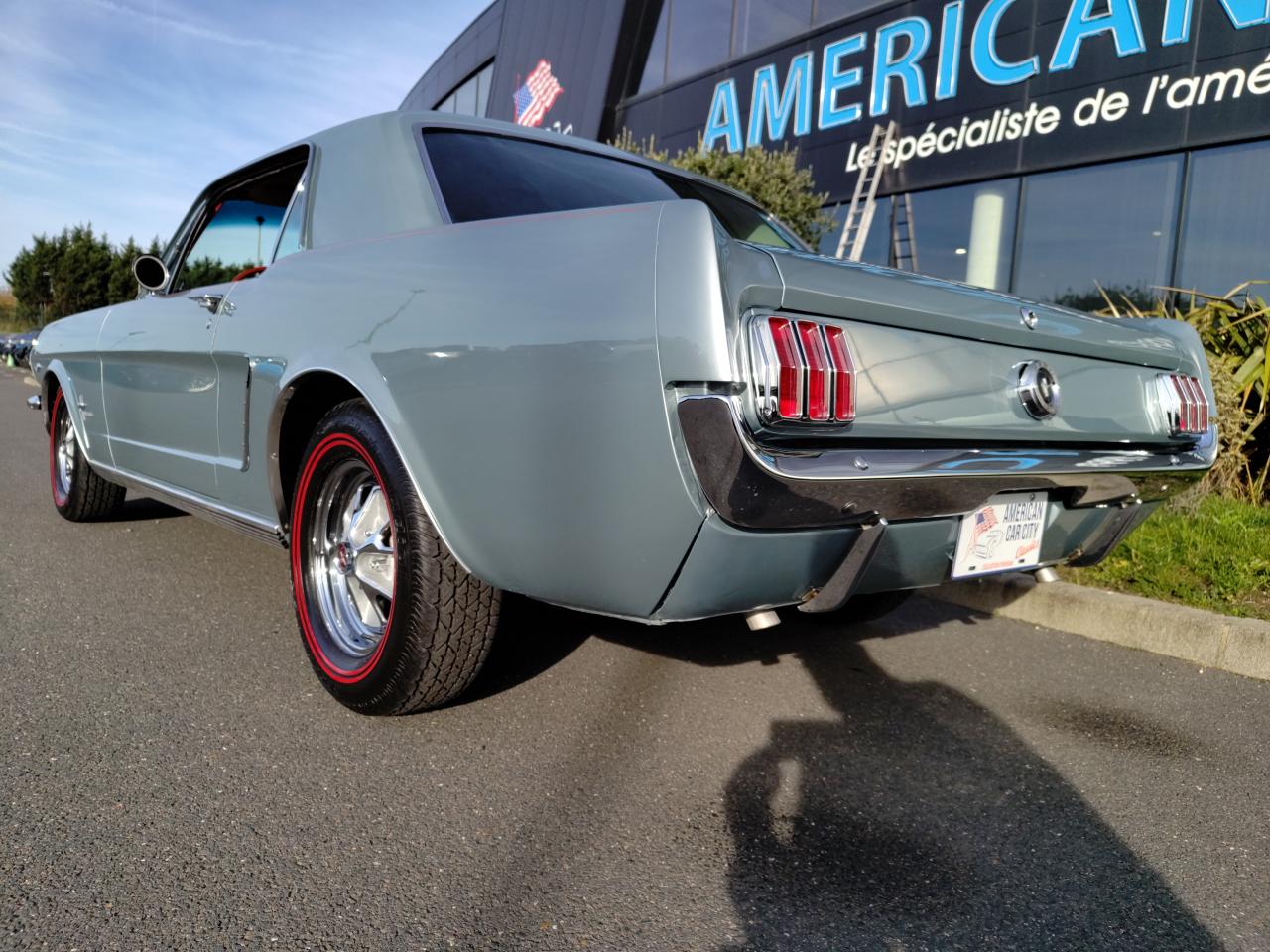 FORD MUSTANG 64 1/2 UNE DES TOUTES PREMIERES FABRIQUEES