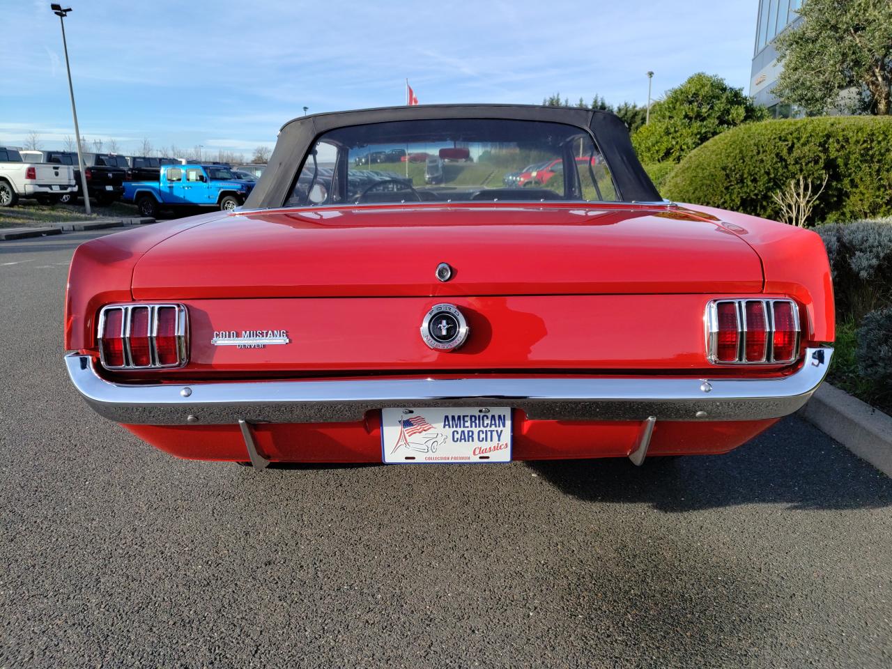 FORD MUSTANG Cabriolet 64 1/2 UNE DES TOUTES PREMIERES FABRIQUEES