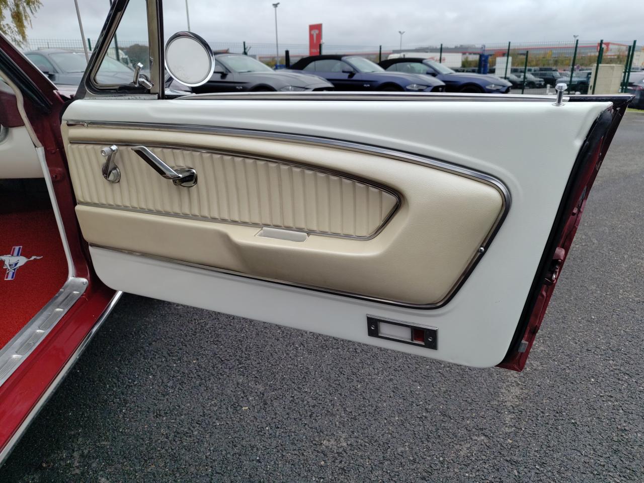 FORD MUSTANG COUPE code C intérieur Pony