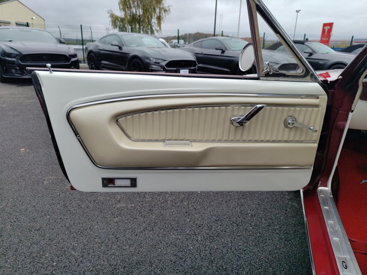 FORD MUSTANG COUPE code C intérieur Pony