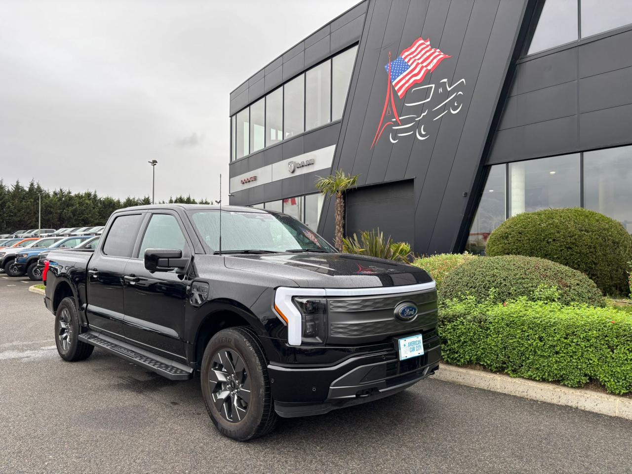 FORD F150 Lightning Lariat Extended-Range