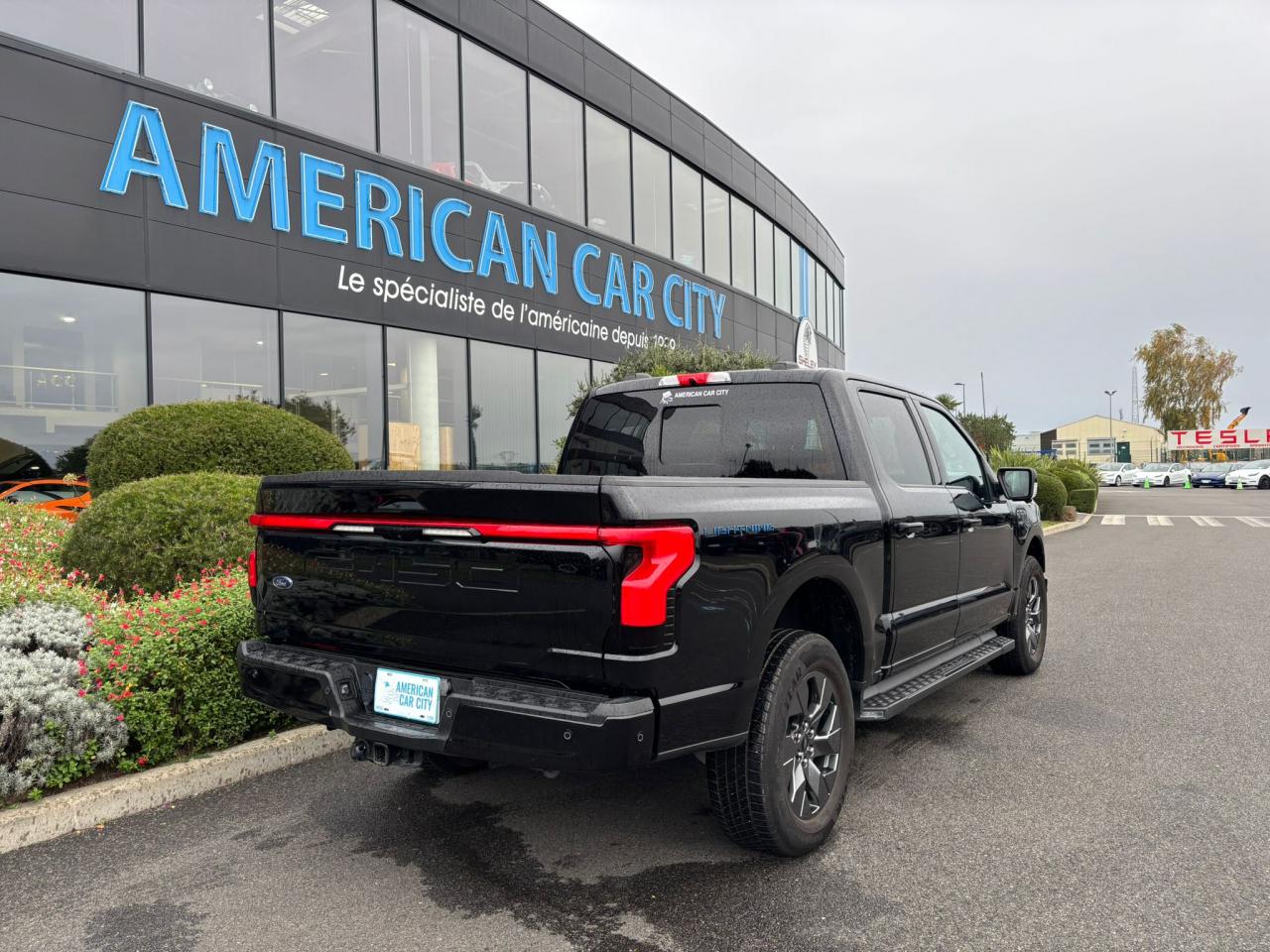 FORD F150 Lightning Lariat Extended-Range