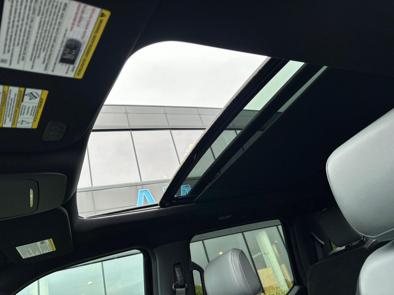 FORD F150 Lightning Lariat Extended-Range