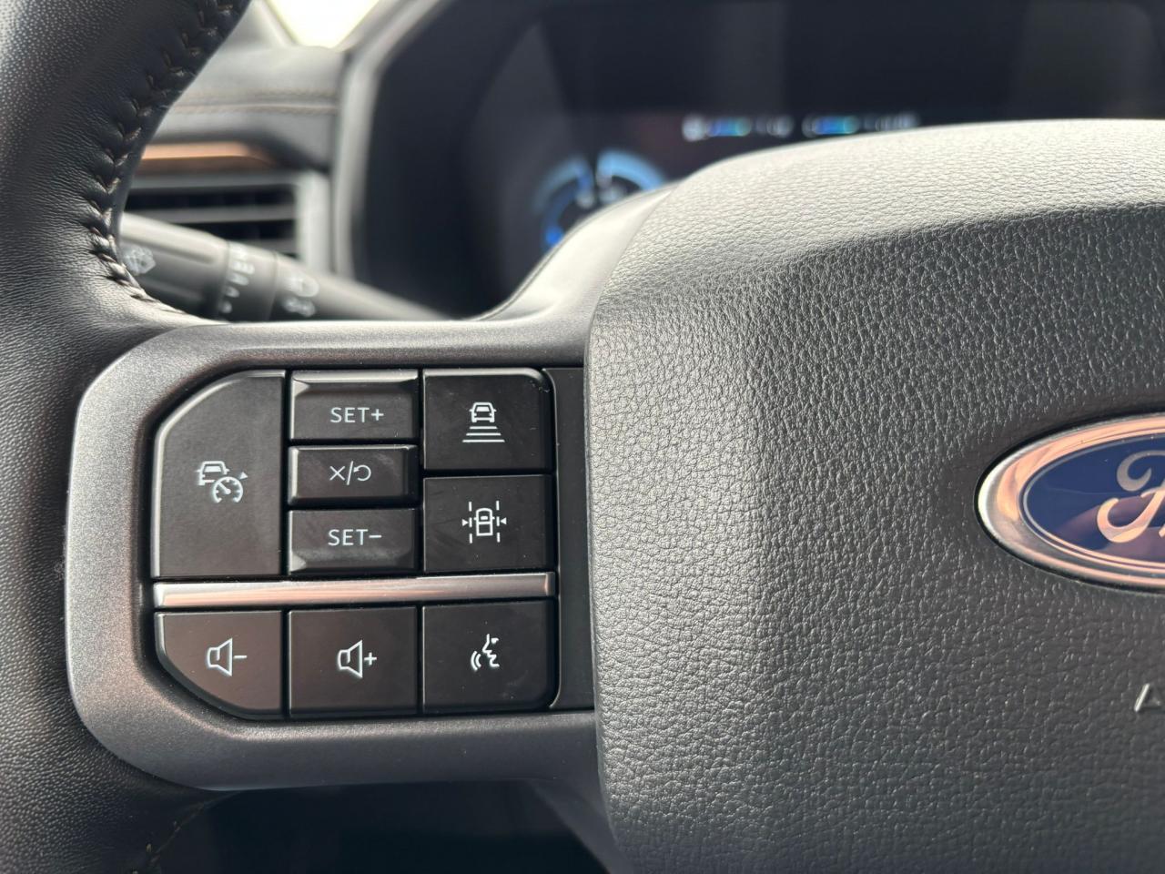 FORD F150 Lightning Lariat Extended-Range