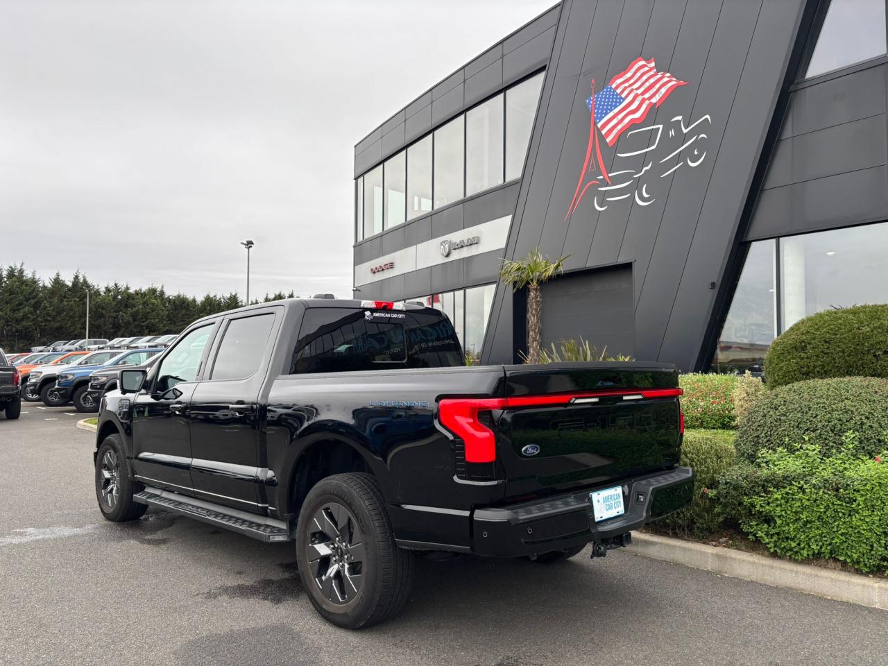 FORD F150 Lightning Lariat Extended-Range