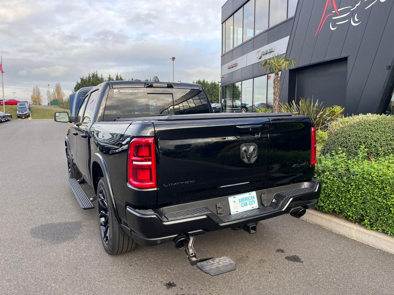 DODGE RAM 1500 CREW LIMITED NIGHT EDITION RAMBOX HAYON MULTI