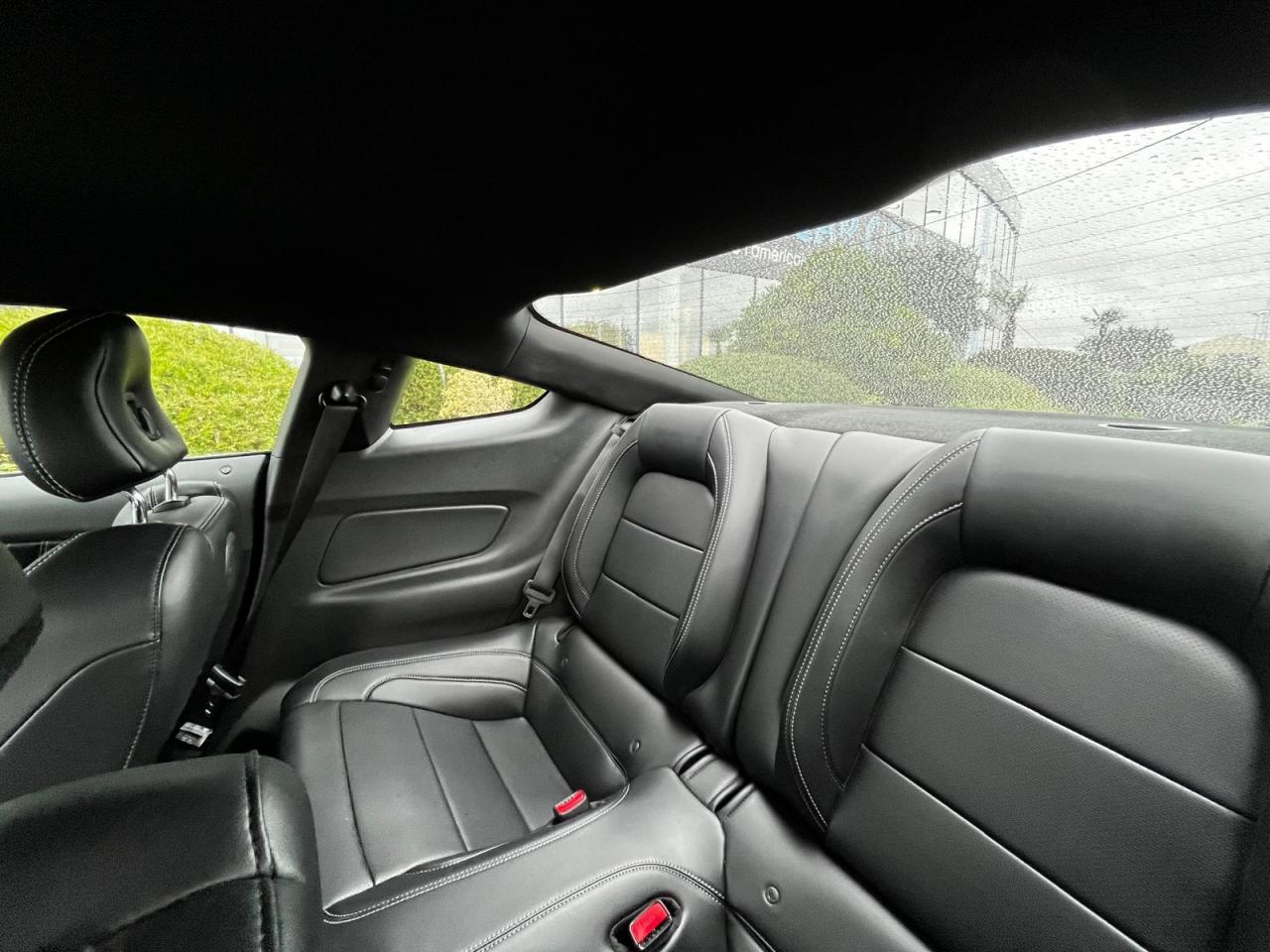 FORD MUSTANG GT FASTBACK V8 5.0L