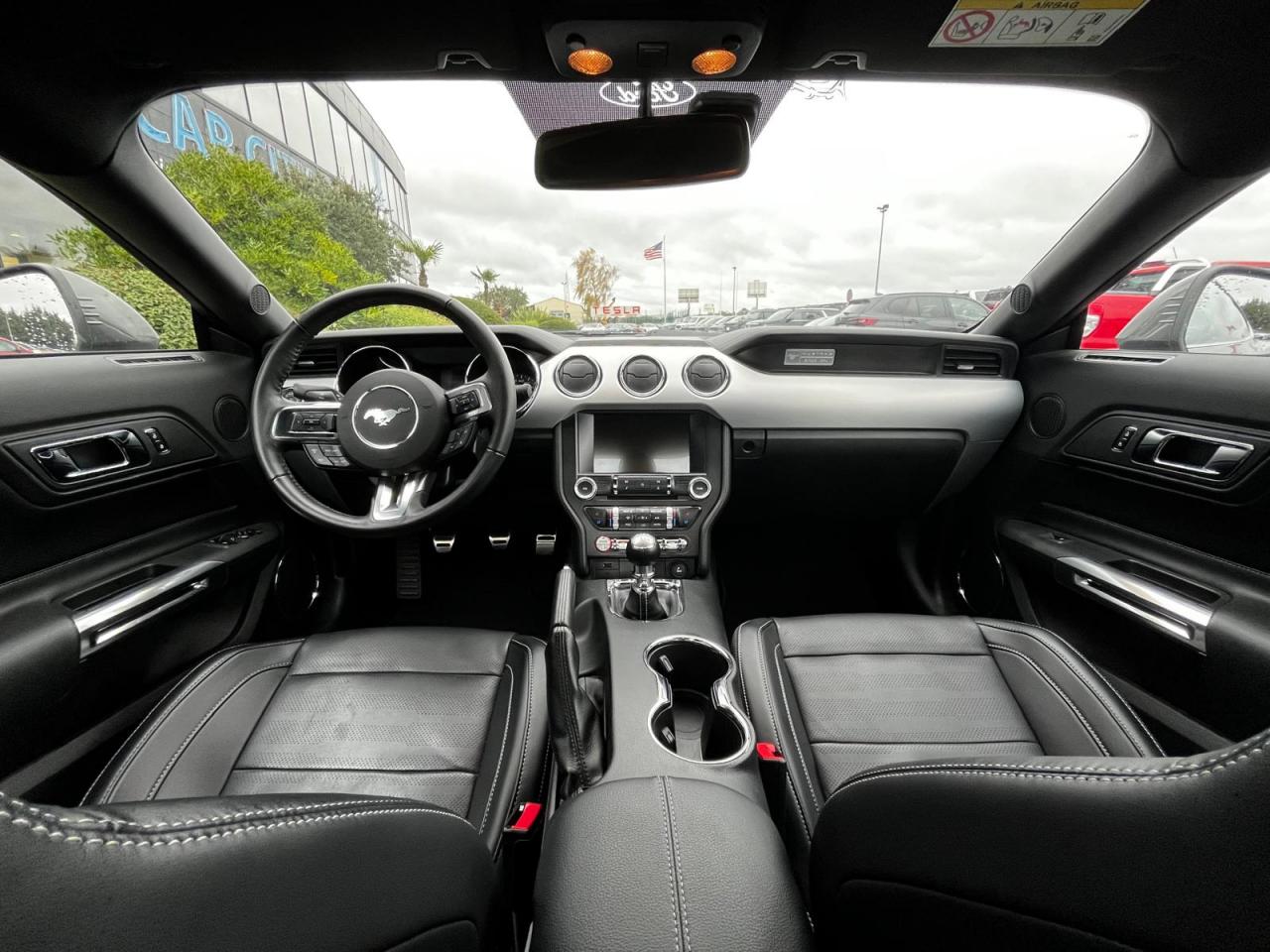 FORD MUSTANG GT FASTBACK V8 5.0L